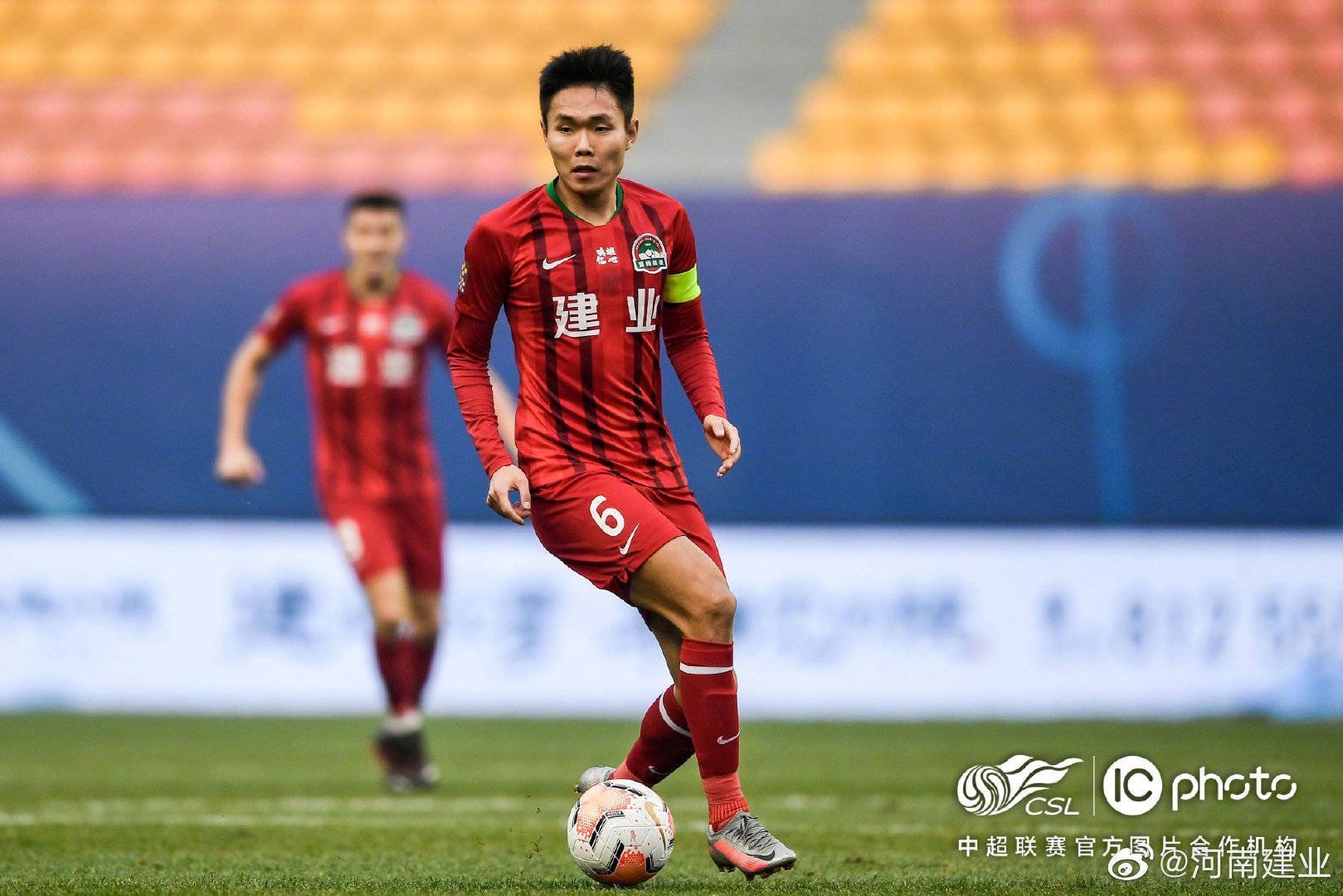 九州娱乐-泰达主场战胜建业，队员们士气高涨信心满满